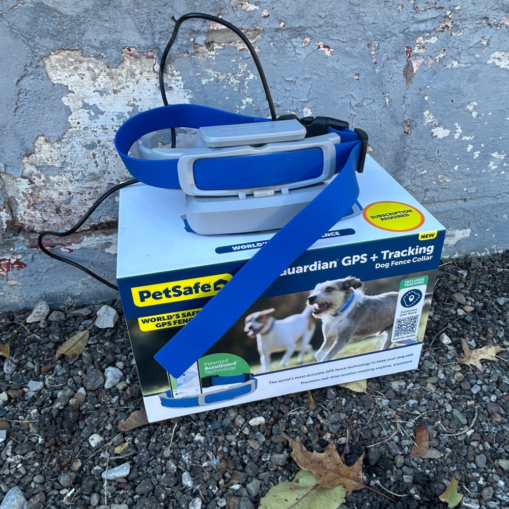 PetSafe Guardian GPS Tracking Collar in Blue and Gray